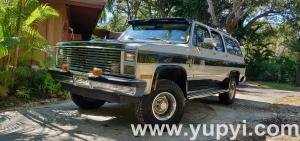 1988 Chevrolet Suburban R10 Lifted 4X4 V8