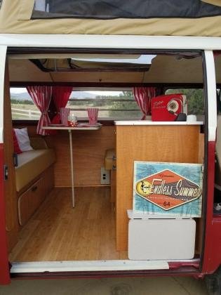 1971 Volkswagen Bus/Vanagon Camper Extra Clean and Dry!