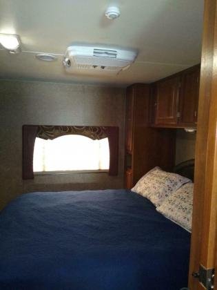 2015 Coachmen Leprechaun 32BH Class C