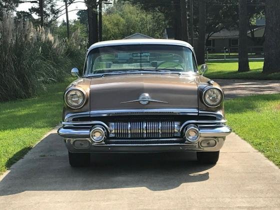 1957 Pontiac Super Chief 347ci CD Player