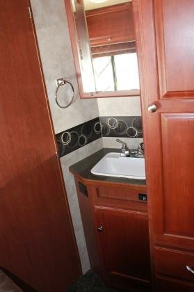 2012 Itasca Impulse 24V Class C Low Miles RV