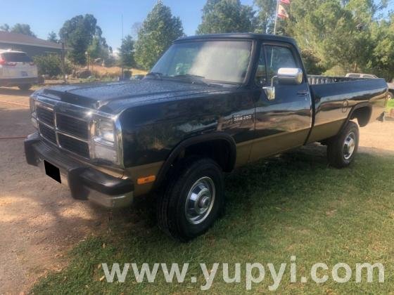 1992 Dodge Power Ram W250 LE 4WD Diesel Truck