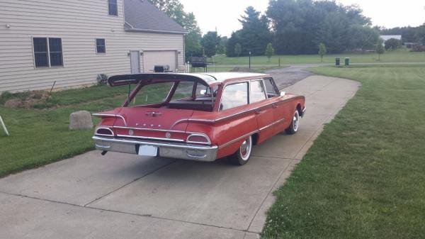 1960 Ford Country Squire Wagon 4 Doors