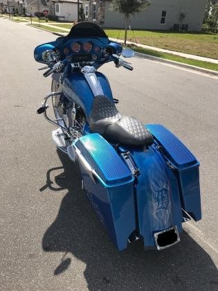 2012 Harley-Davidson Touring Pearl Blue