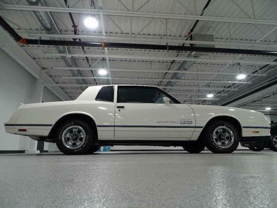 1983 Chevrolet Monte Carlo SS White Coupe V8 Automatic