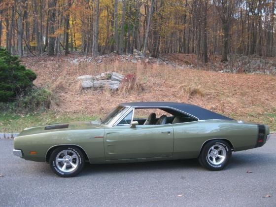 1969 Dodge Charger RT Style V8 5 Speed