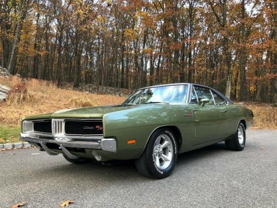 1969 Dodge Charger RT Style V8 5 Speed