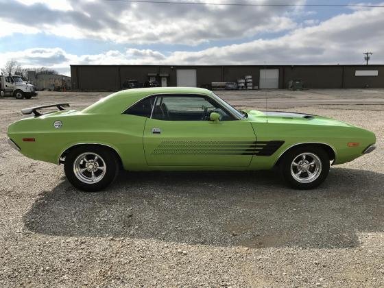 1974 Dodge Challenger 440ci big block V8 engine