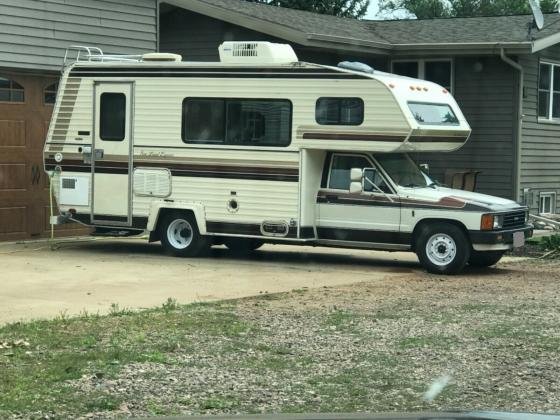 1986 Toyota Sun Land Express Mini Wini RV