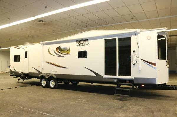 2013 Forest River Wildwood Lodge 392FLFB Camper Trailer