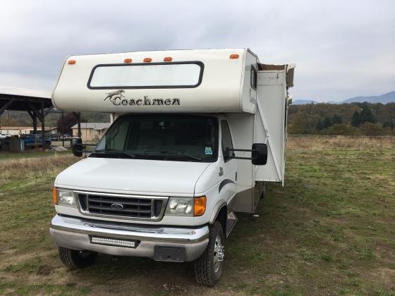 2004 Ford E450 Coachmen Leprechaun Motorhome