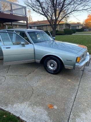 1982 Chevrolet Caprice Classic Sedan 4.4L Gas V8