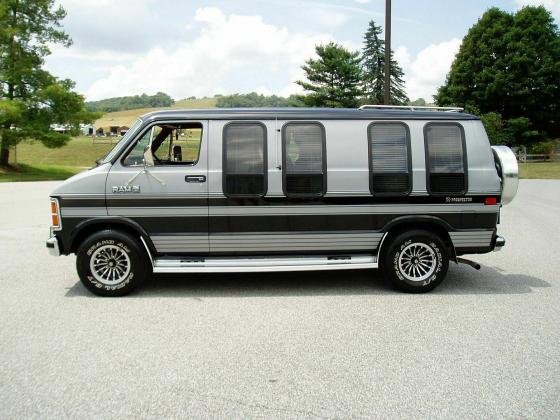 1985 Dodge Ram Van 250 Custom Prospector-Royal Vans Conversion 318 V8