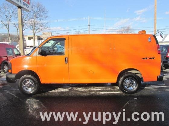 2009 GMC Savana 3500 4WD Cargo Van