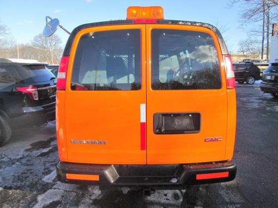 2009 GMC Savana 3500 4WD Cargo Van