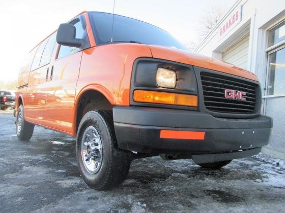 2009 GMC Savana 3500 4WD Cargo Van