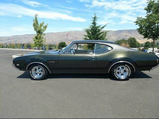 1968 Oldsmobile 442 Holiday Coupe Automatic, A/C