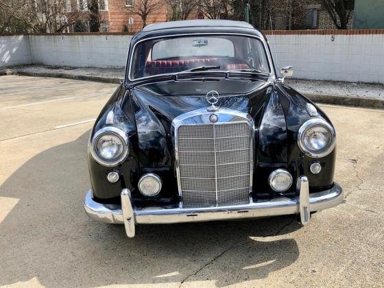 1958 Mercedes-Benz 220S 4-Doors Sedan