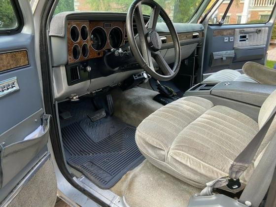 1989 Chevrolet Suburban Silverado Turbo Diesel Automatic 4WD