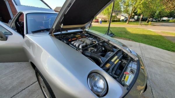 1984 Porsche 928 S Coupe V8