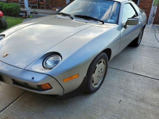 1984 Porsche 928 S Coupe V8