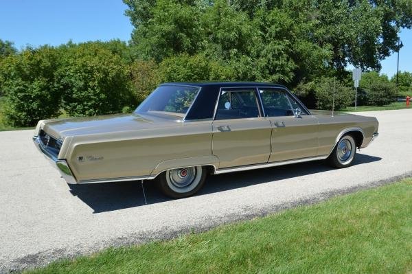 1968 Chrysler Newport Automatic 383 Sedan