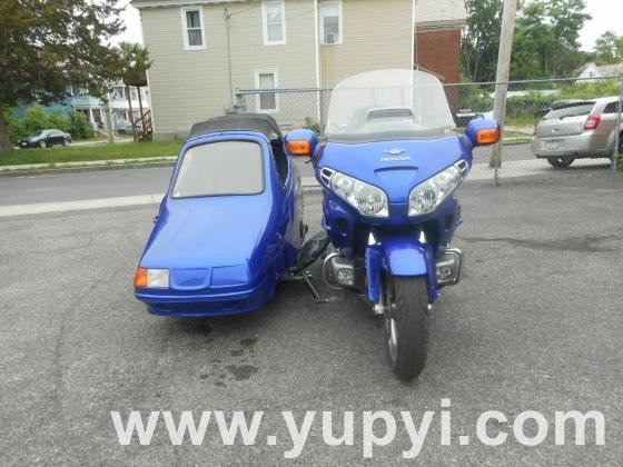 2005 Honda GL1800  Gold Wing W/ABS 30 YEAR ANNIVERSARY & Sidecar