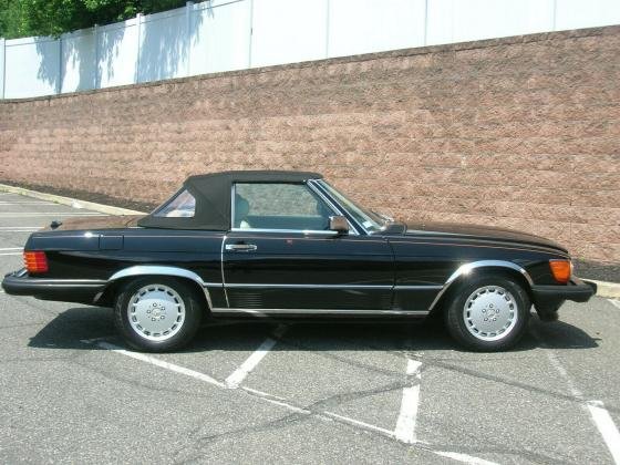 1989 Mercedes-Benz SL-Class 560SL Convertible R107 Series Black