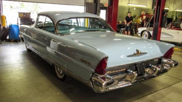 1956 Lincoln Premiere 368Ci 6.0L V8 3 Speed Automatic