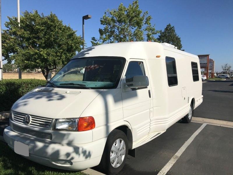 Motorhomes - 1999 Winnebago Rialta 22QD ONLY 28K Miles Class B RV