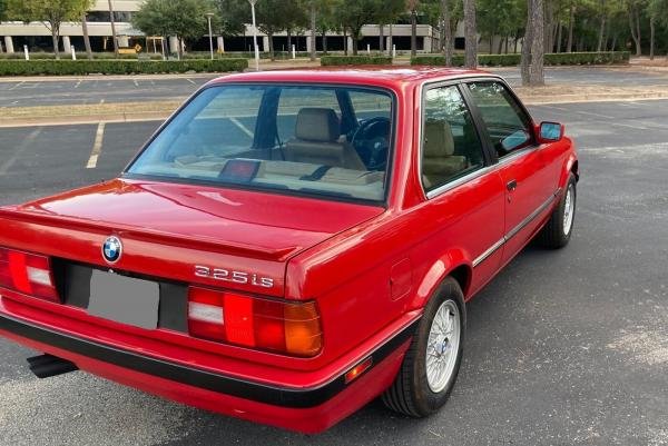 1988 BMW 325is Sedan Red RWD Manual IS