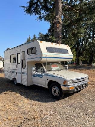 1989 Toyota Seabreeze Class C Motorhome