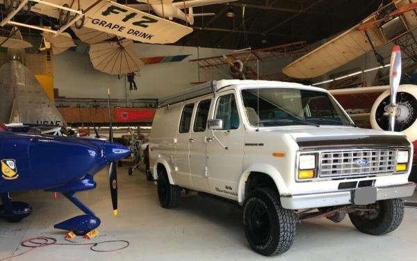 1990 Ford Econoline 250 SportsMobile 4x4 Full