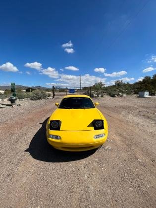 1992 Mazda MX-5 Miata Base Sunburst 1.6L