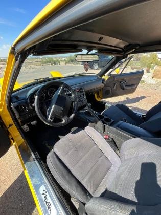 1992 Mazda MX-5 Miata Base Sunburst 1.6L