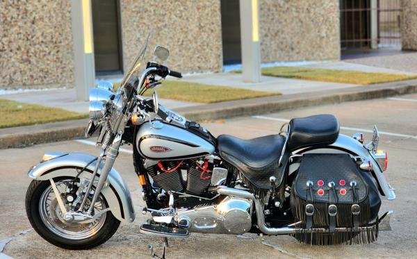 1999 Harley Davidson Softail FLSTS Heritage Springer