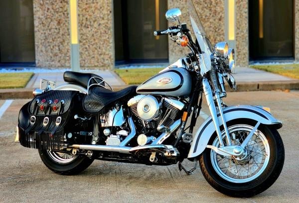 1999 Harley Davidson Softail FLSTS Heritage Springer