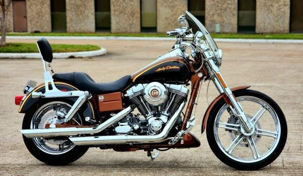 2008 Harley-Davidson Dyna Superglide 105th Anniversary - Extra Clean