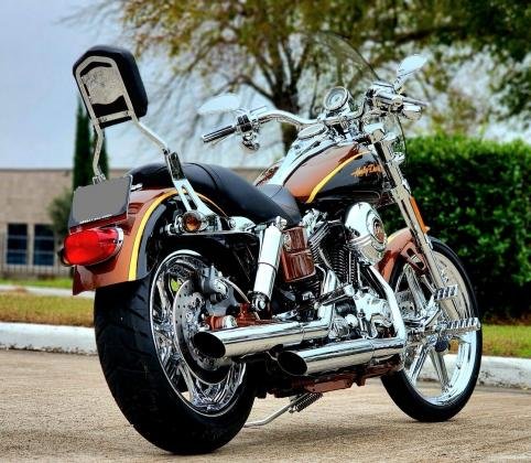 2008 Harley-Davidson Dyna Superglide 105th Anniversary - Extra Clean