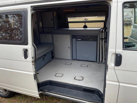 2000 Volkswagen EuroVan Camper 2.8L Gas I6