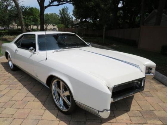 1967 Buick Riviera Artic White Coupe