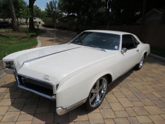 1967 Buick Riviera Artic White Coupe