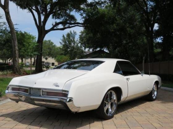 1967 Buick Riviera Artic White Coupe