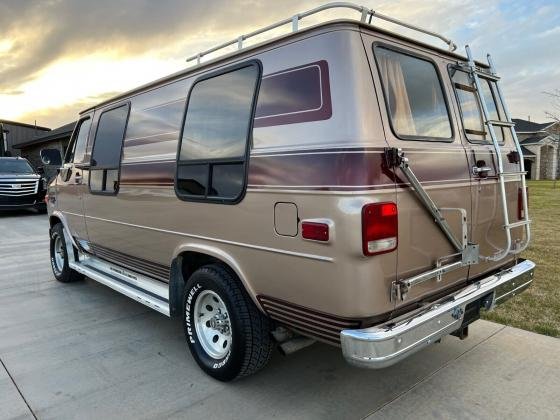 1985 Chevrolet G20 Van Camper Conversion 6.2 Liter V8 Diesel