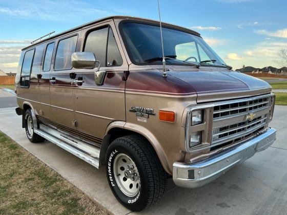 1985 Chevrolet G20 Van Camper Conversion 6.2 Liter V8 Diesel