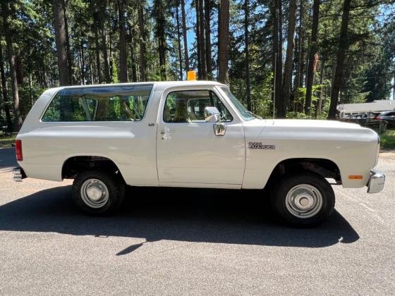 1991 Dodge Ramcharger SUV Automatic 360 V8