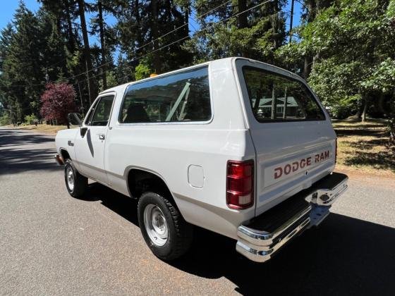 1991 Dodge Ramcharger SUV Automatic 360 V8