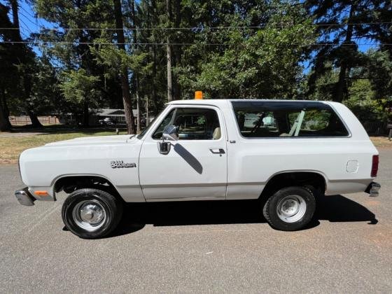 1991 Dodge Ramcharger SUV Automatic 360 V8