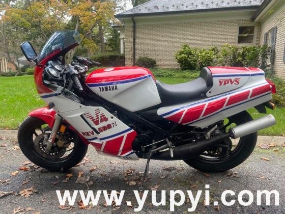 1985 Yamaha RZ500 Sport Bike Red