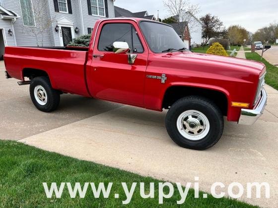 1986 Chevrolet C/K Pickup 2500 5.7L 4WD Automatic Pickup Truck